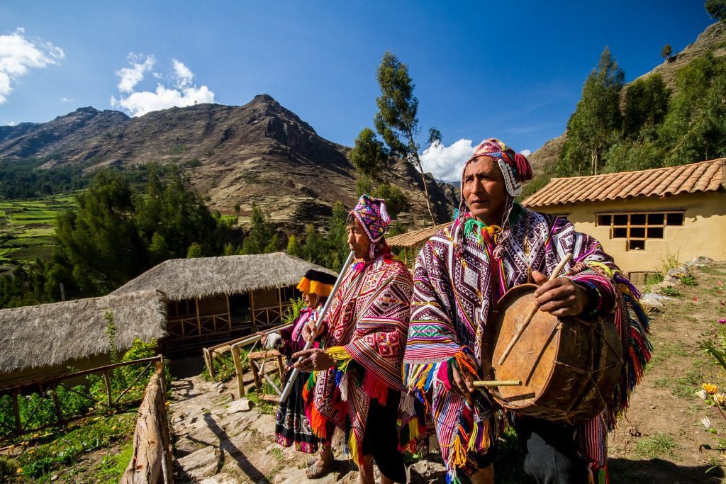 Peruvian textile weaving - Local welcome to the Sacred Valley.