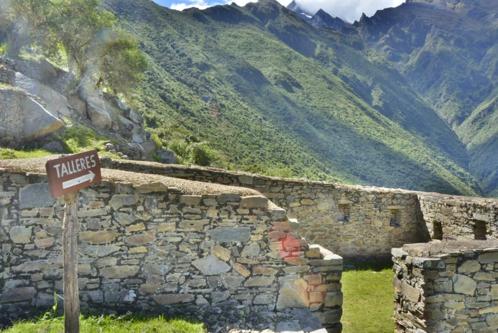 Choquequirao trek to Machu Picchu