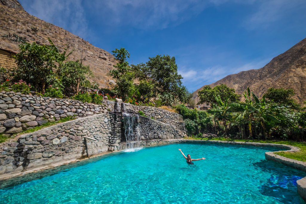Colca Canyon trek - Swimming at Sangalle.