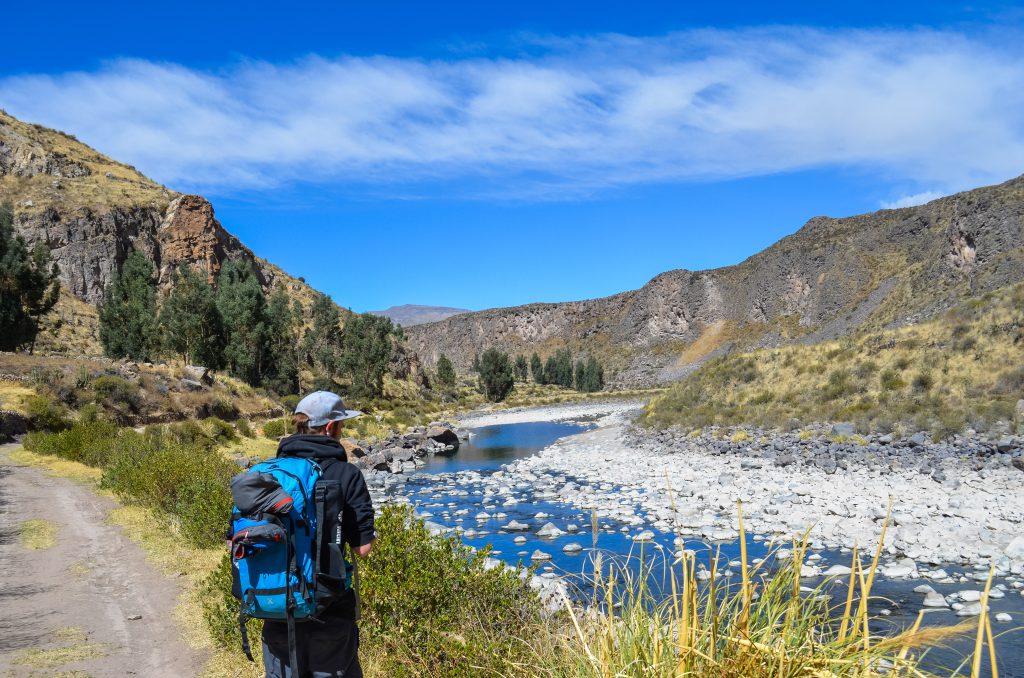 Homestay tours in Colca Canyon - Hiking along the Rio Colca.