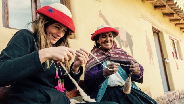 Sacred Valley Day Trip: Weaving Wonders and Cultural Delights