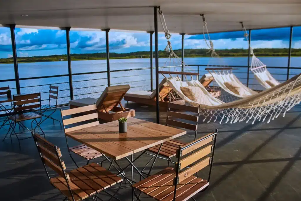 JungleExperiences LaPerlaAmazonCruise LoungeExterior Hamacas 1 jpg