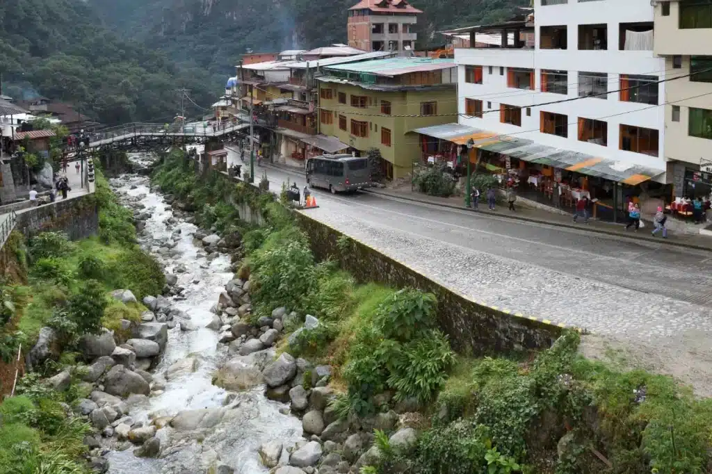 Bus Aguas Calientes – Machu Pichu 1 Bus Aguas Calientes – Machu Pichu 1